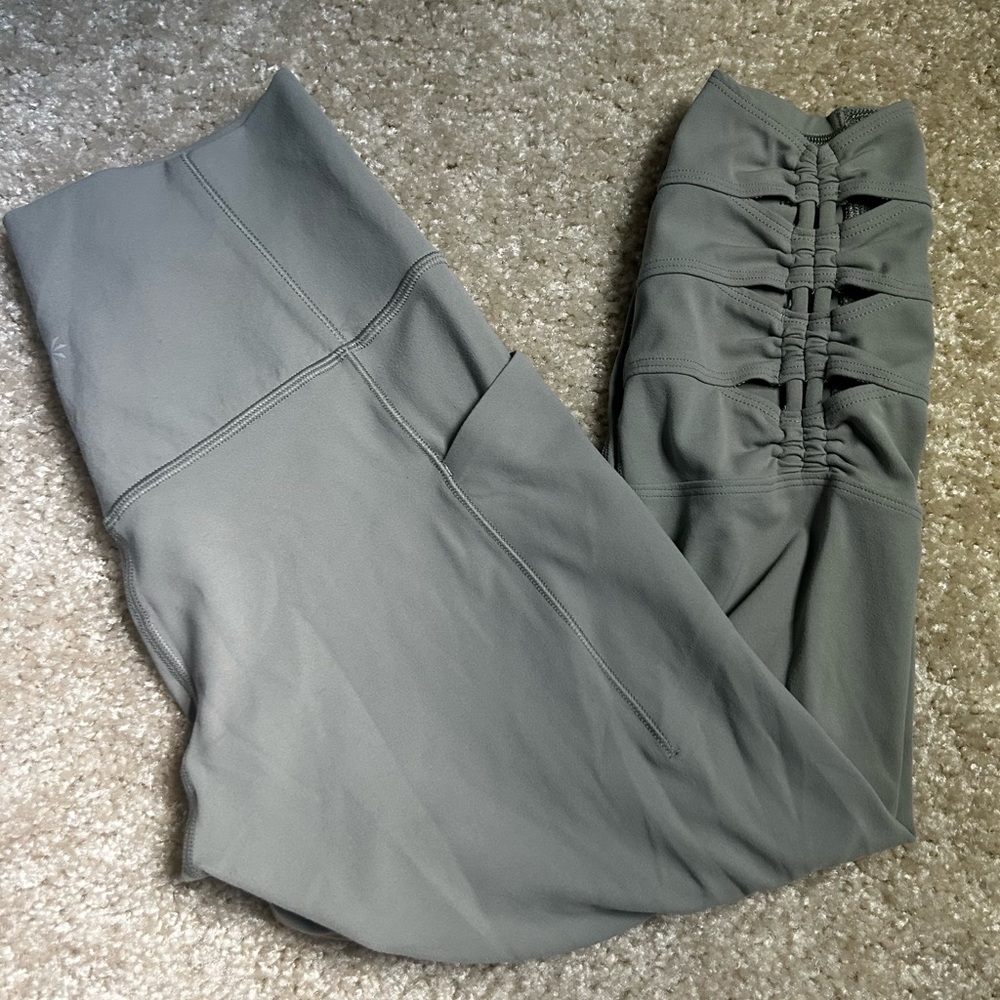 Athleta Salutation Stash Pocket II Cinch 7/8 Leggings Gray SP